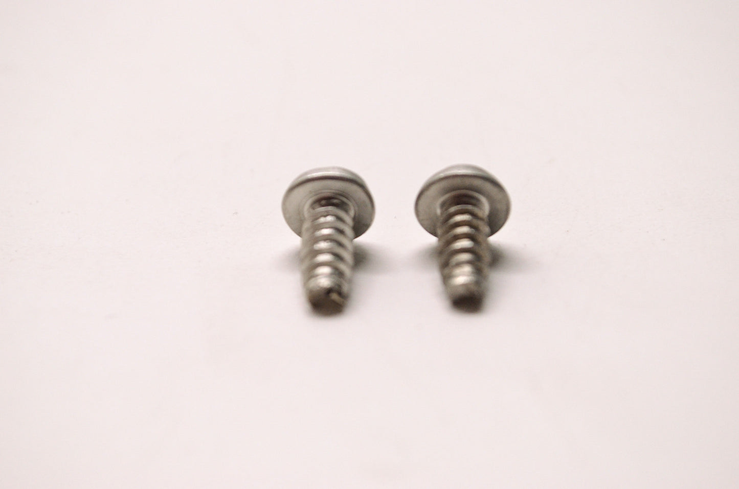 New OEM Quicksilver Mercury Marine Screw Qty 2 NOS