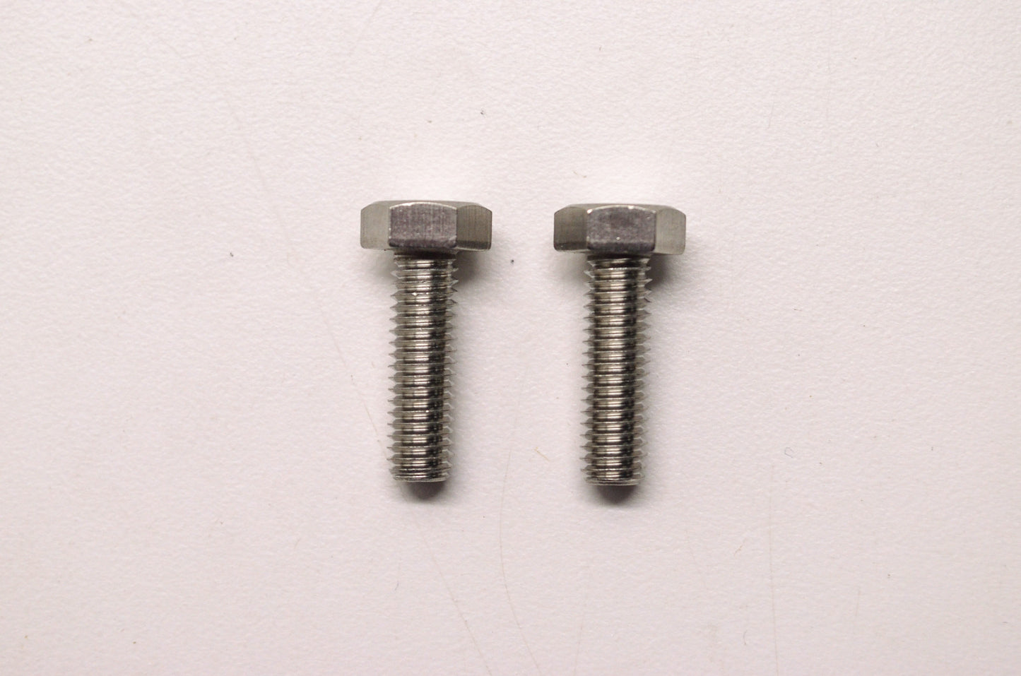 New OEM Quicksilver Mercury Marine Bolt Qty 2 NOS