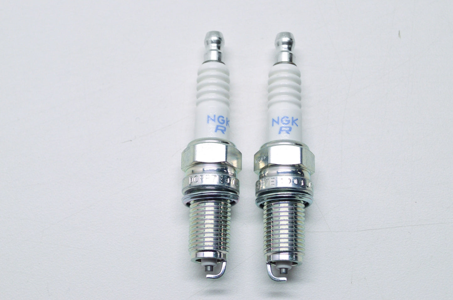 NGK DCPR7E, 3932 Spark Plug Qty 2 NOS