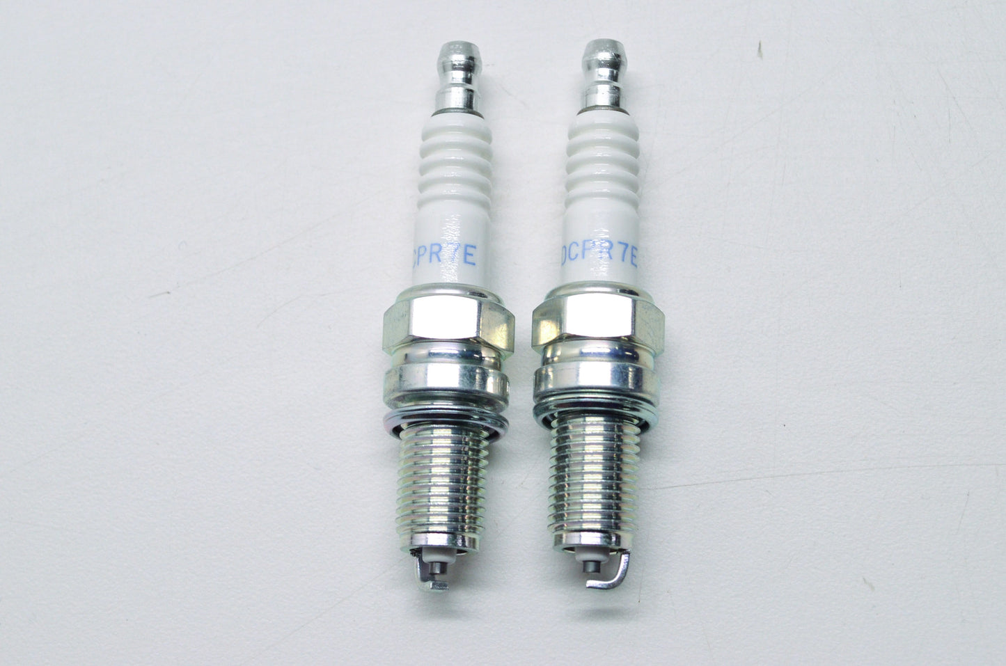 NGK DCPR7E, 3932 Spark Plug Qty 2 NOS