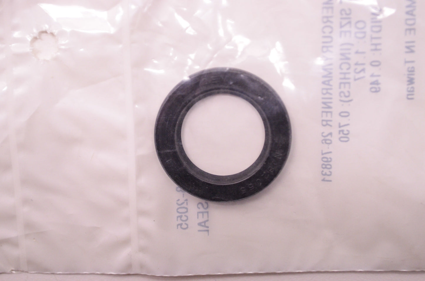 New Sierra Oil Seal Mercury Shaft Size 0.750' OD 1.127' W 0.149' NOS