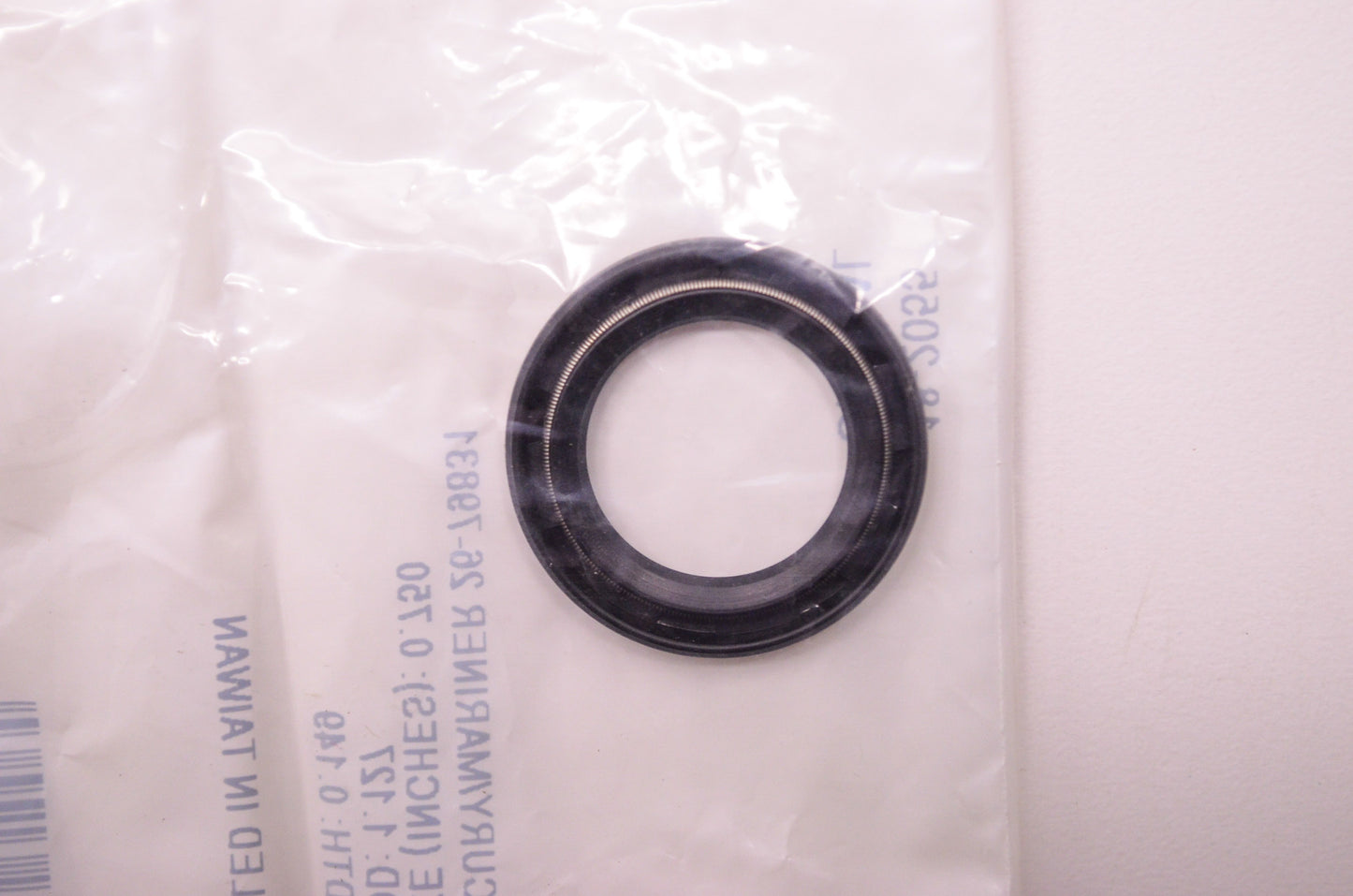 New Sierra Oil Seal Mercury Shaft Size 0.750' OD 1.127' W 0.149' NOS