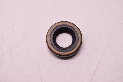 New Sierra Oil Seal Mercury Shaft Size 0.500' OD .187' Q 0.839' NOS