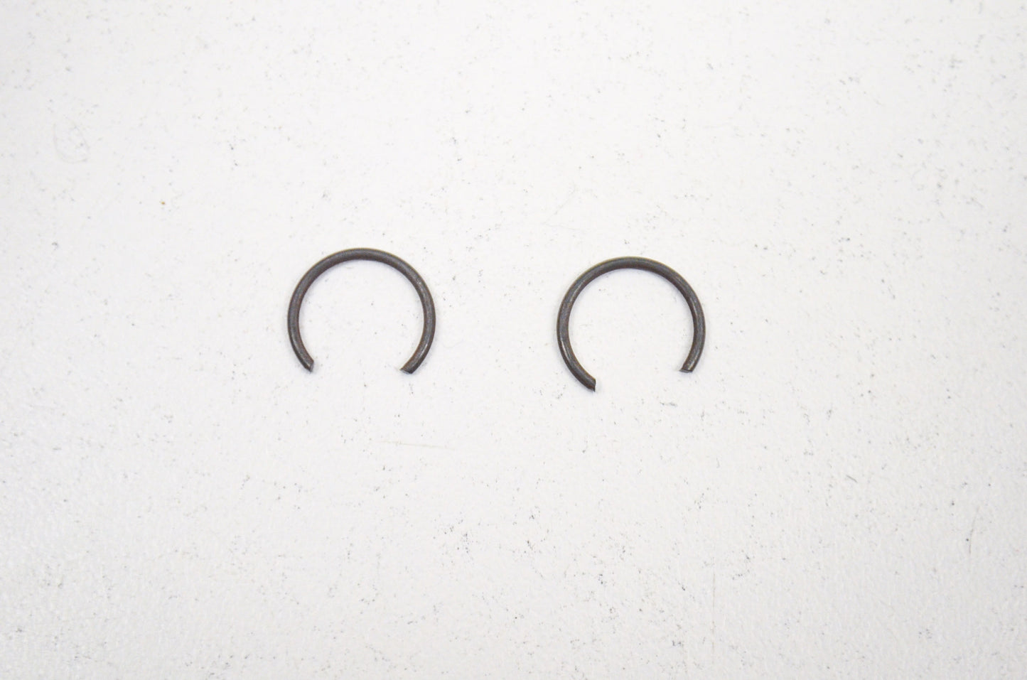 New Wiseco Circlip Qty 2 NOS