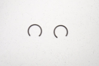 New Wiseco Circlip Qty 2 NOS