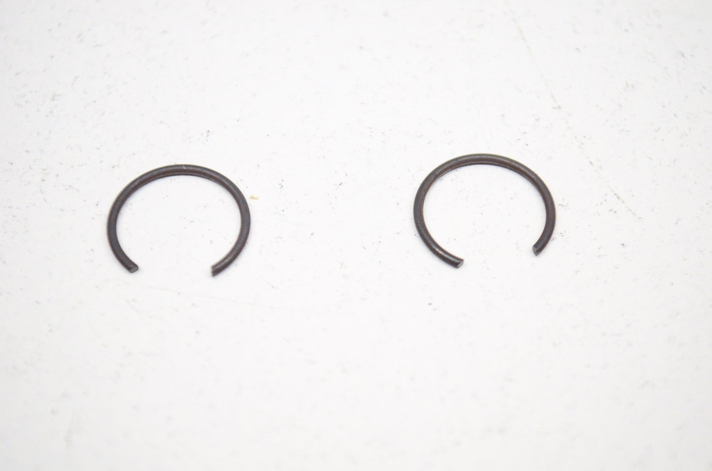 New Wiseco Circlip Qty 2 NOS
