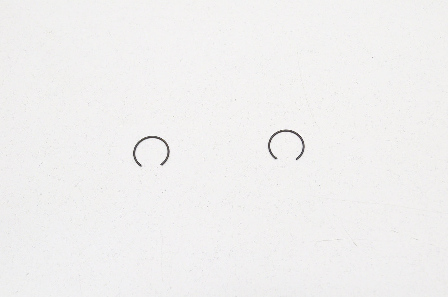 New Wiseco Circlip Qty 2 NOS
