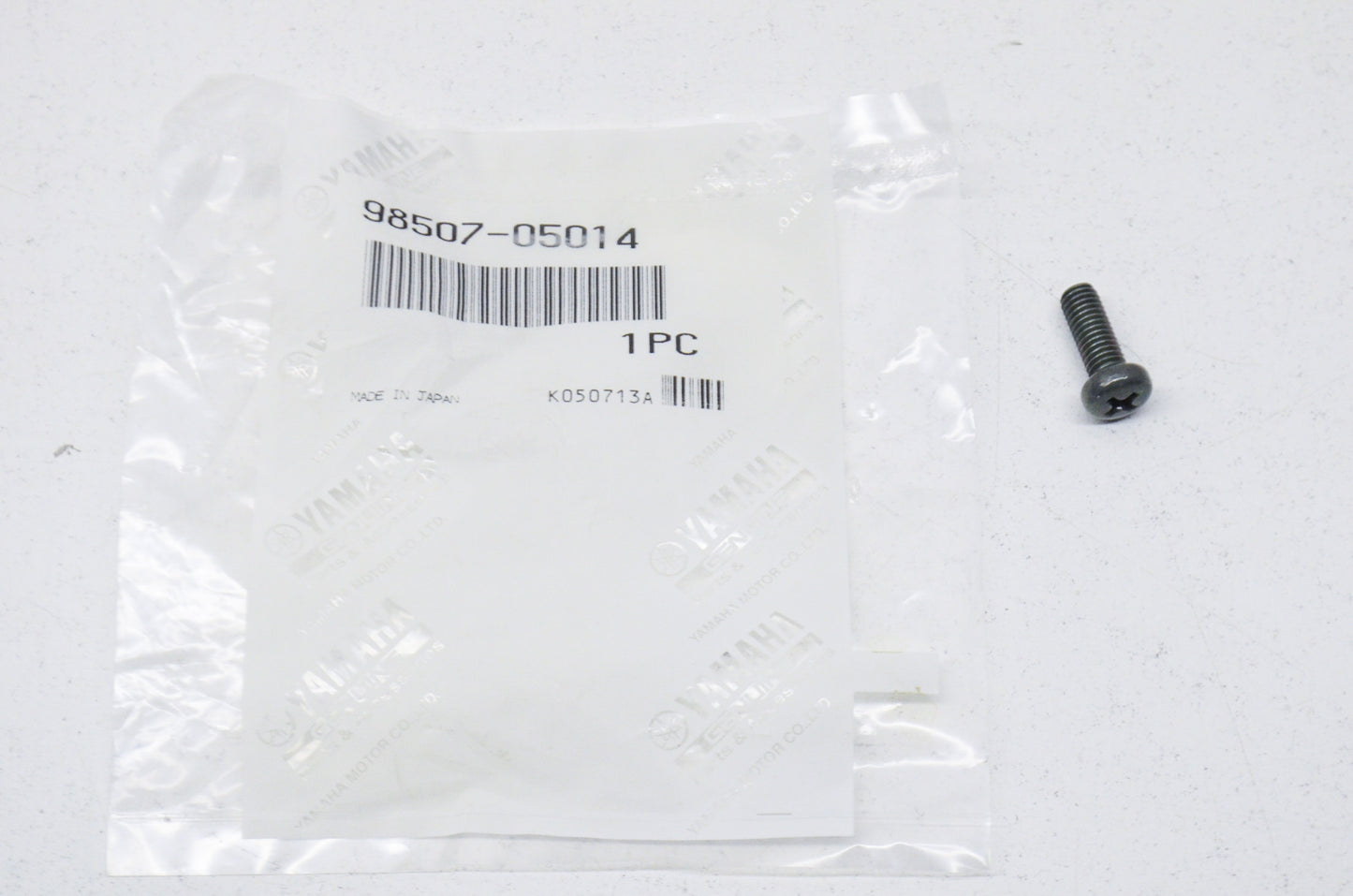 OEM Yamaha 98507-05014-00 Pan Screw NOS