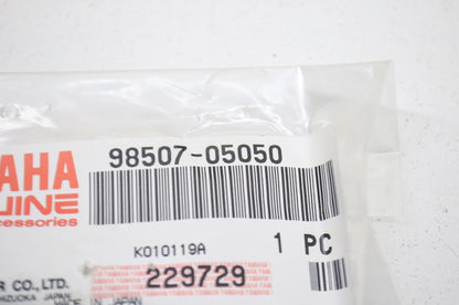 OEM Yamaha 98507-05050-00 Pan Screw NOS