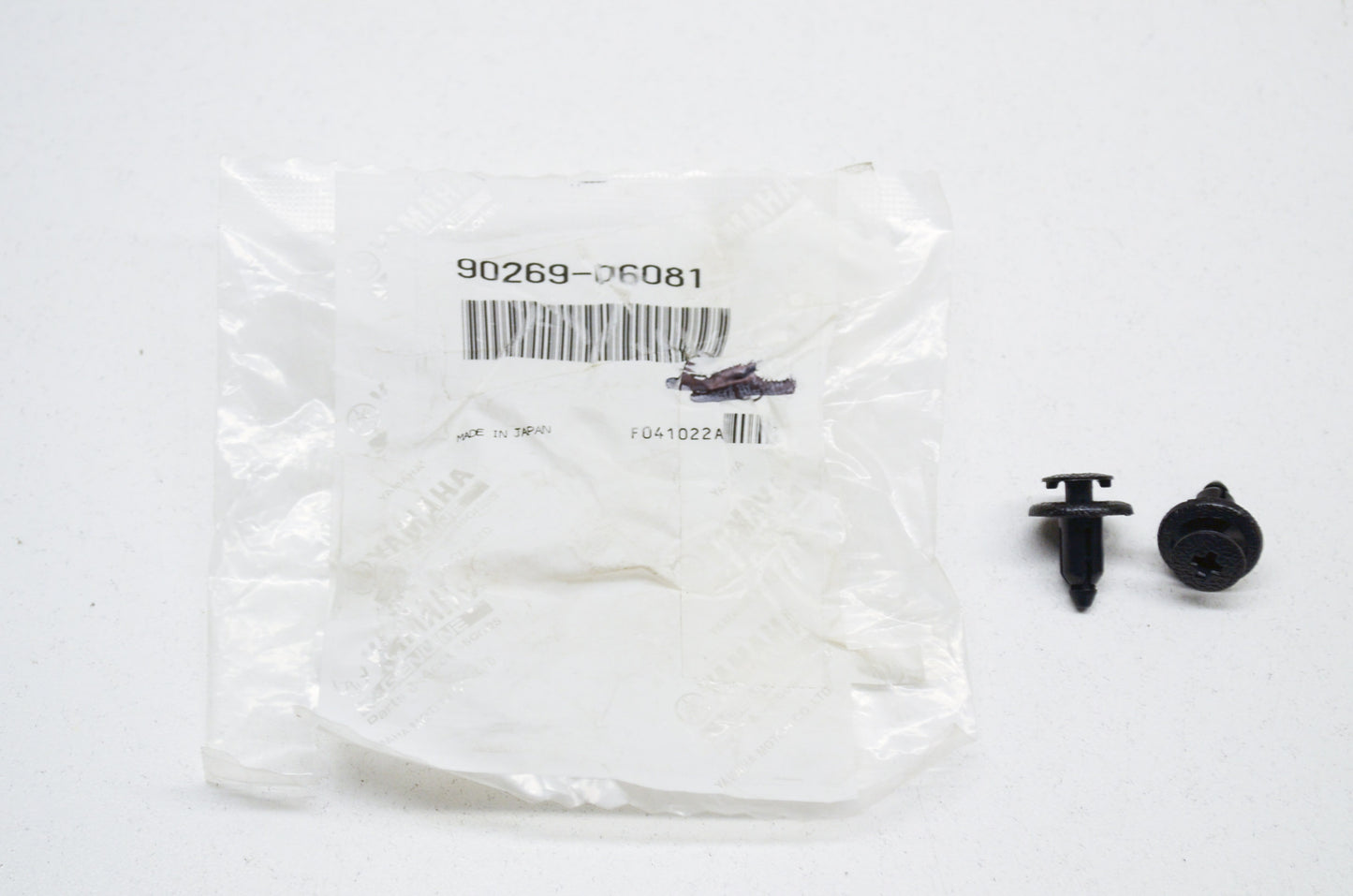 OEM Yamaha 90269-06081-00 Rivet Qty 2 NOS