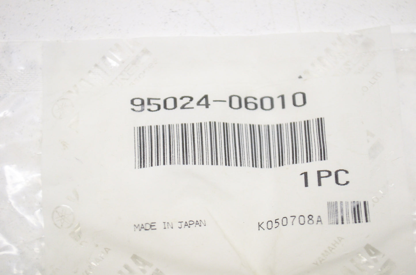 OEM Yamaha 95024-06010-00 Flange Bolt NOS
