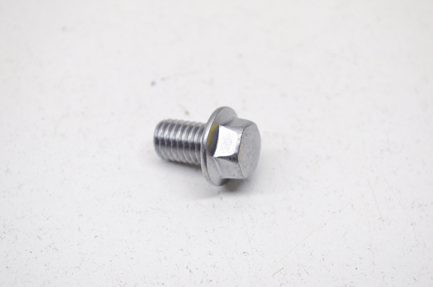 New OEM Yamaha 95024-08012-00 Flange Bolt NOS