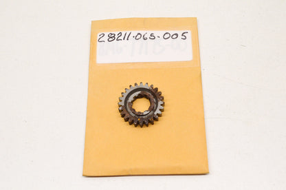 OEM Honda 28211-065-005 Pinion 24T NOS