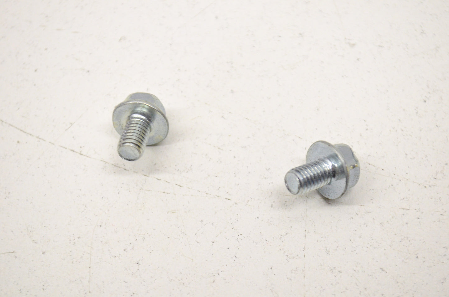 OEM Honda 90002-MC7-000 Flange Bolt (5X8) Qty 2 NOS