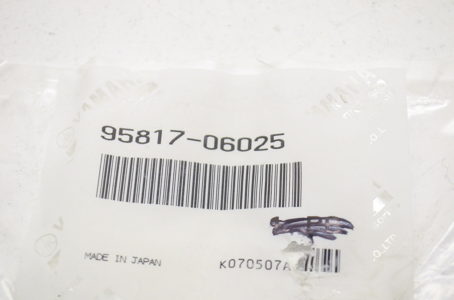 OEM Yamaha 95817-06025-00 Flange Bolt Qty 2 NOS