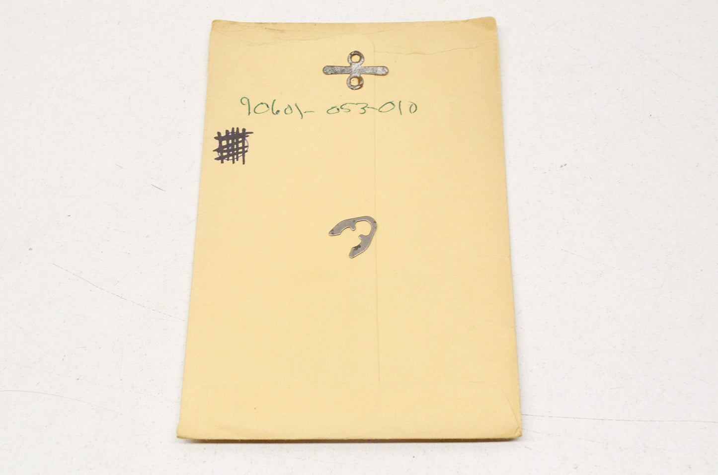 OEM Honda 90601-053-010 Circlip (8.6mm) NOS