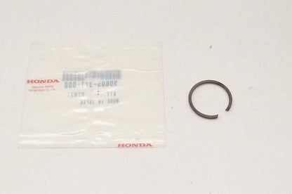 OEM Honda 90605-371-000 Circlip (33mm) NOS