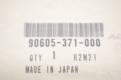 OEM Honda 90605-371-000 Circlip (33mm) NOS