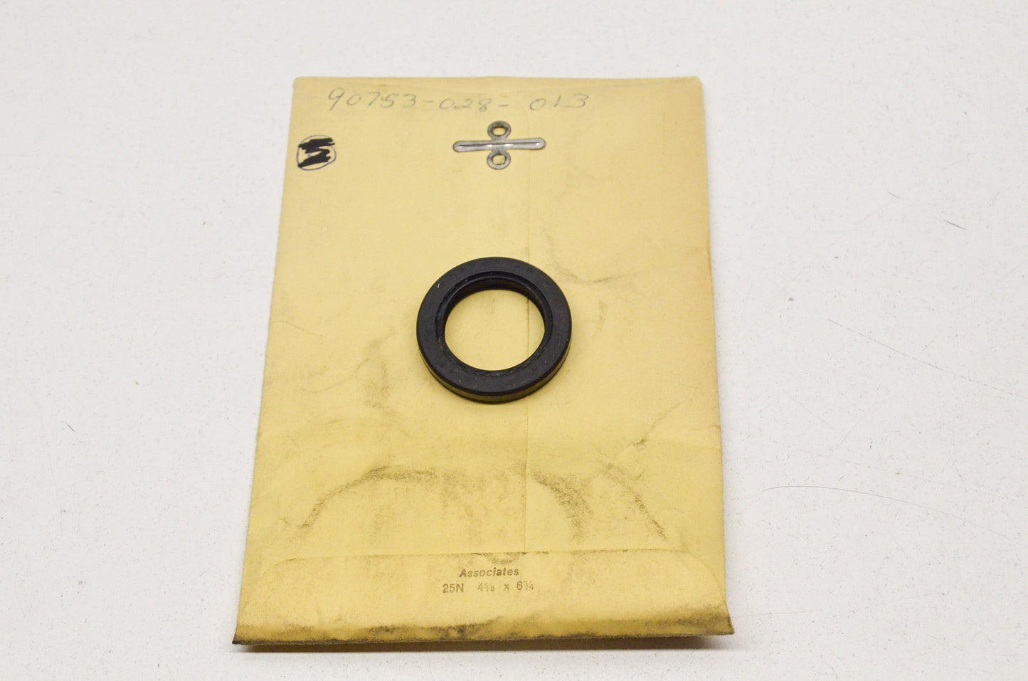 OEM Honda 90753-028-013 Oil Seal 27X40X6