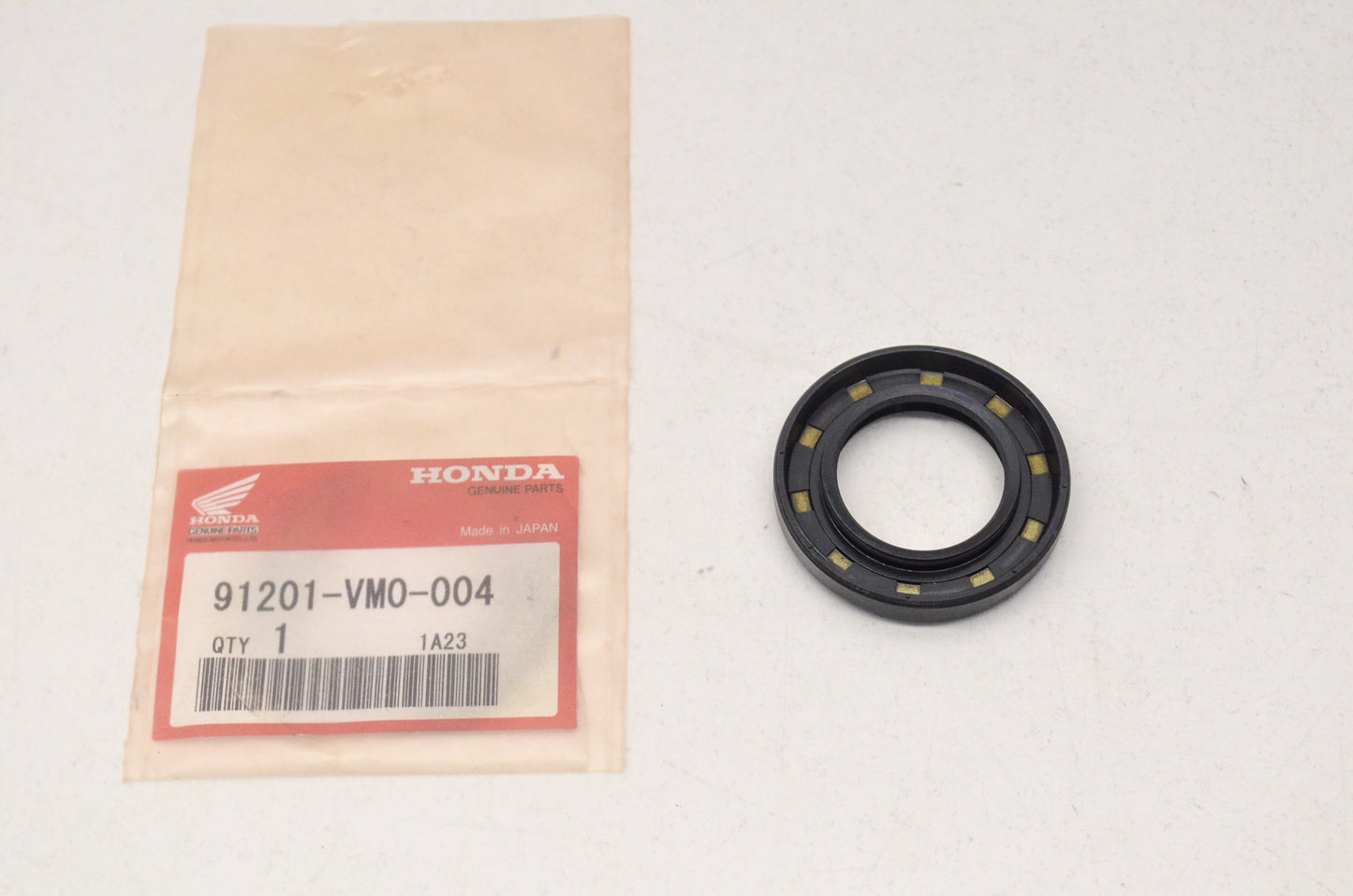OEM Honda 91201-VM0-004 Oil Seal 30X50X7 NOS