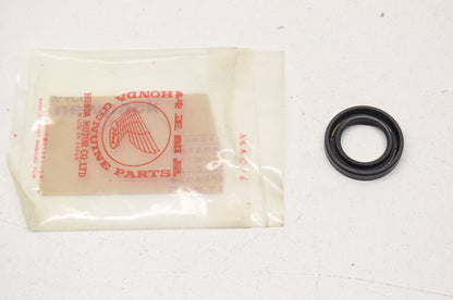 OEM Honda 91202-286-023 Oil Seal 22X35X5 NOS