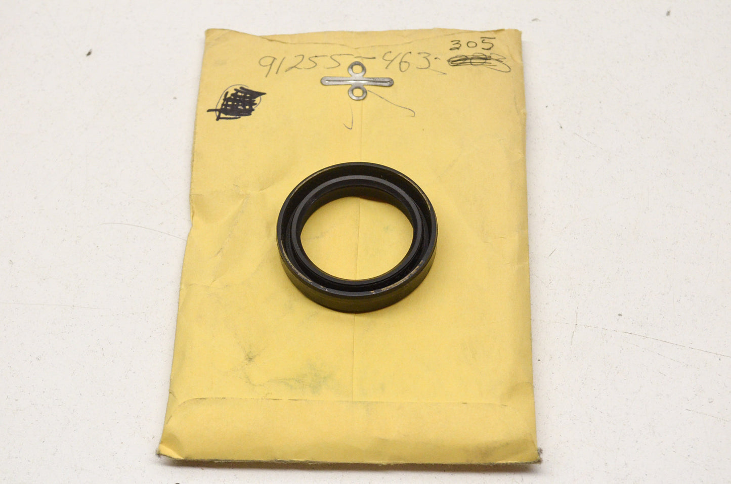 OEM Honda 91255-463-305 Oil Seal 39X52X11 NOS
