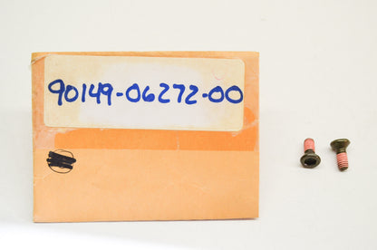 OEM Yamaha 90149-06272-00 Countersunk Screw Qty 2 NOS