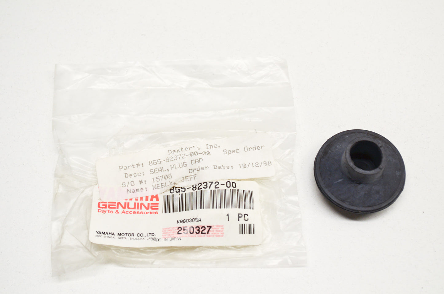 OEM Yamaha 8G5-82372-00-00 Plug Cap Seal NOS