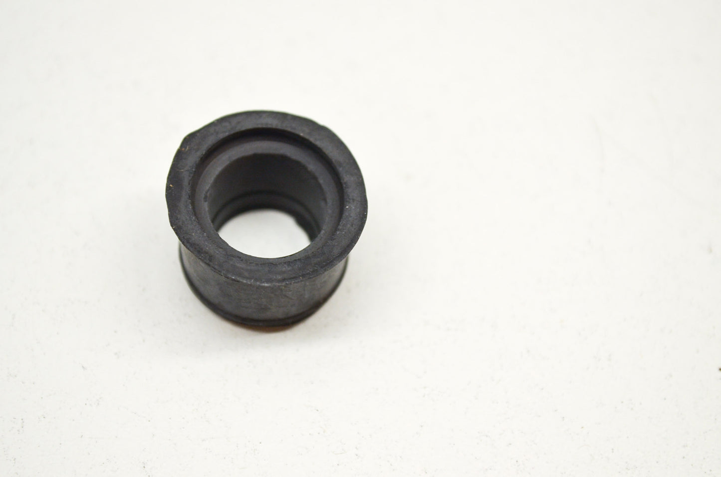 OEM Yamaha 4VP-E4445-00-00 Grommet NOS