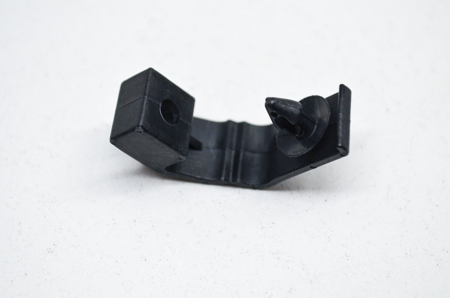OEM Yamaha 80V-77223-00-00 Fastner NOS