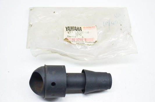 OEM Yamaha 5V7-14752-00-00 Outlet Pipe NOS