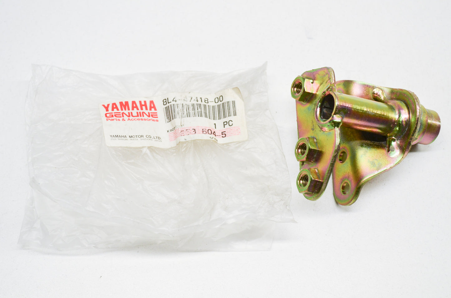OEM Yamaha 8L4-47418-00-00 Bracket 4 NOS