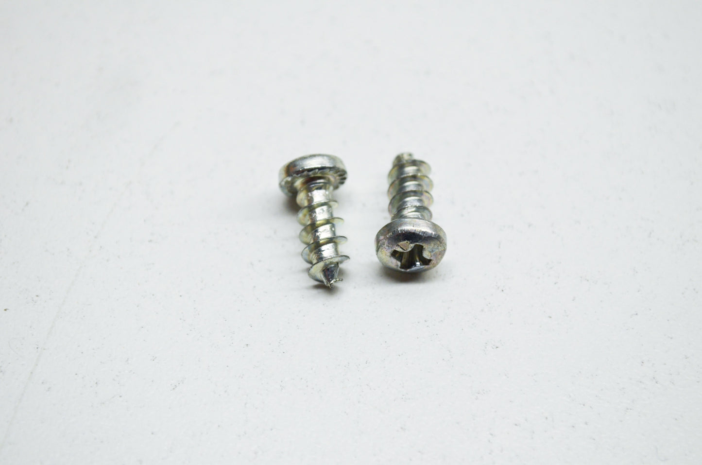 OEM Yamaha 90164-05800-00 Tapping Screw Qty 2 NOS