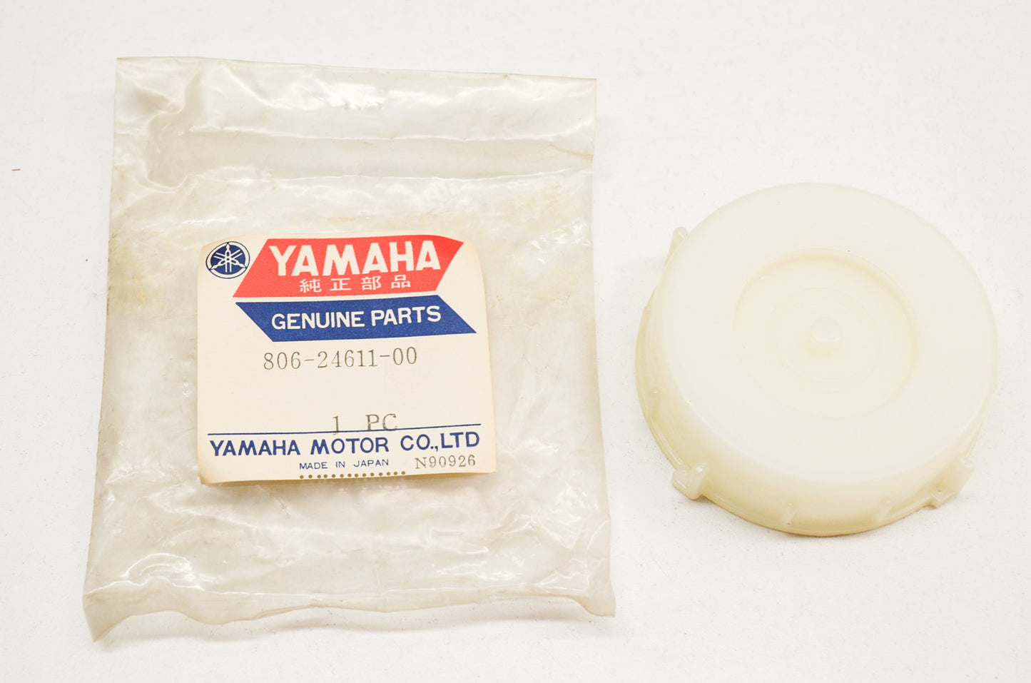 OEM Yamaha 806-24611-00-00 Body Cap NOS