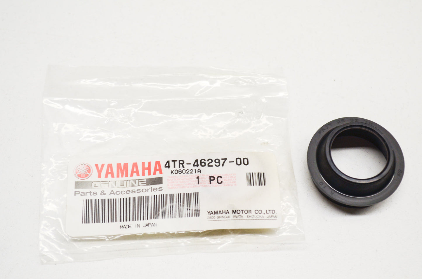 OEM Yamaha 4TR-46297-00-00 Dust Cover NOS