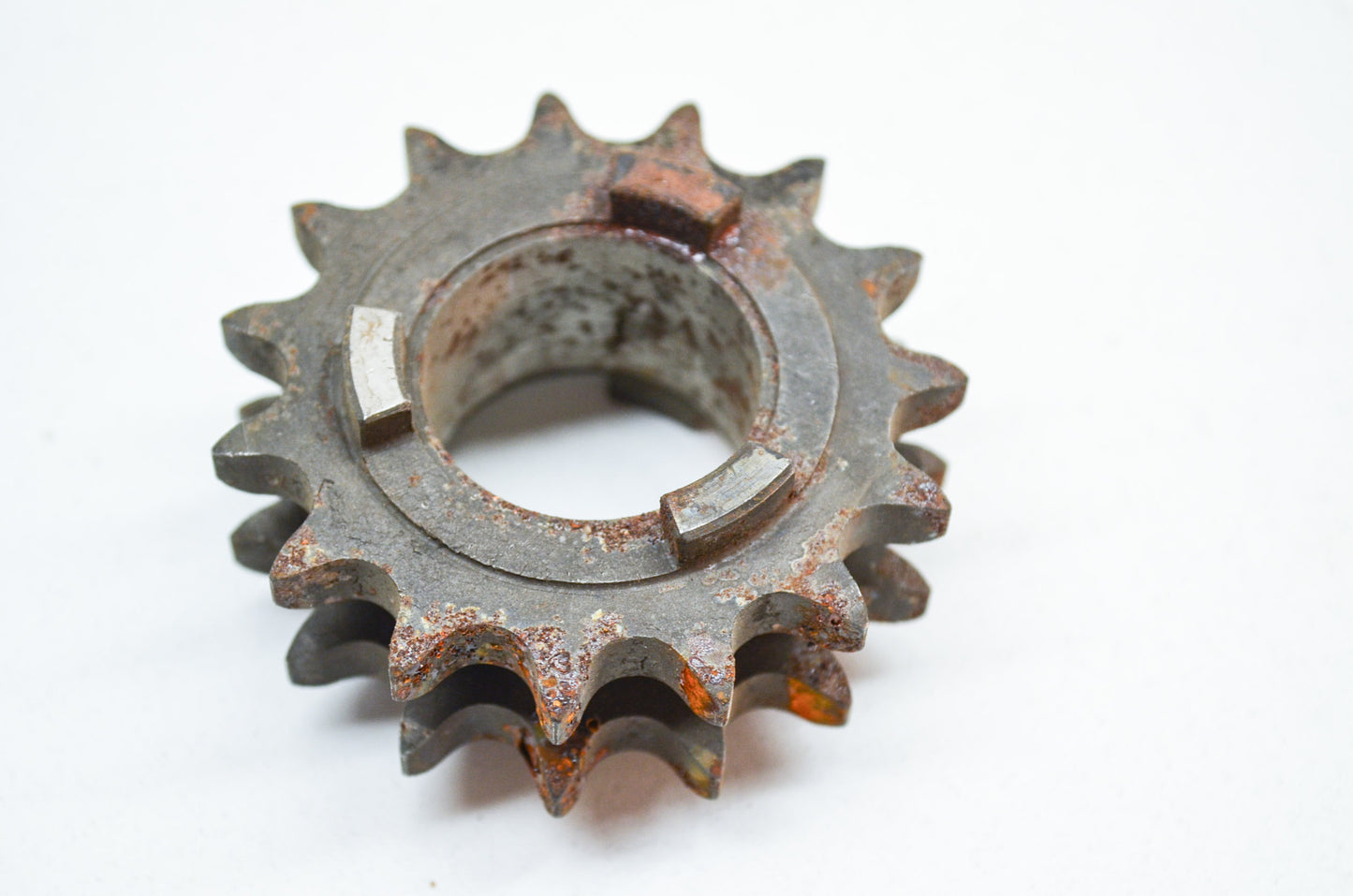 OEM Yamaha 826-17682-50-00 Chain Driven Sprocket 15T NOS