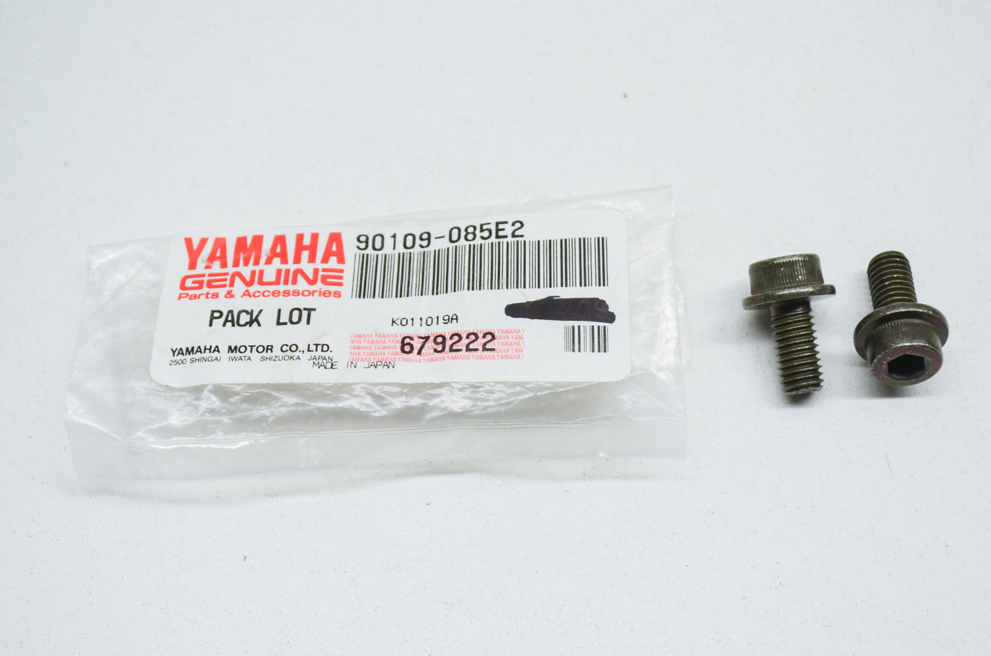 OEM Yamaha 90109-085E2-00 Bolt NOS