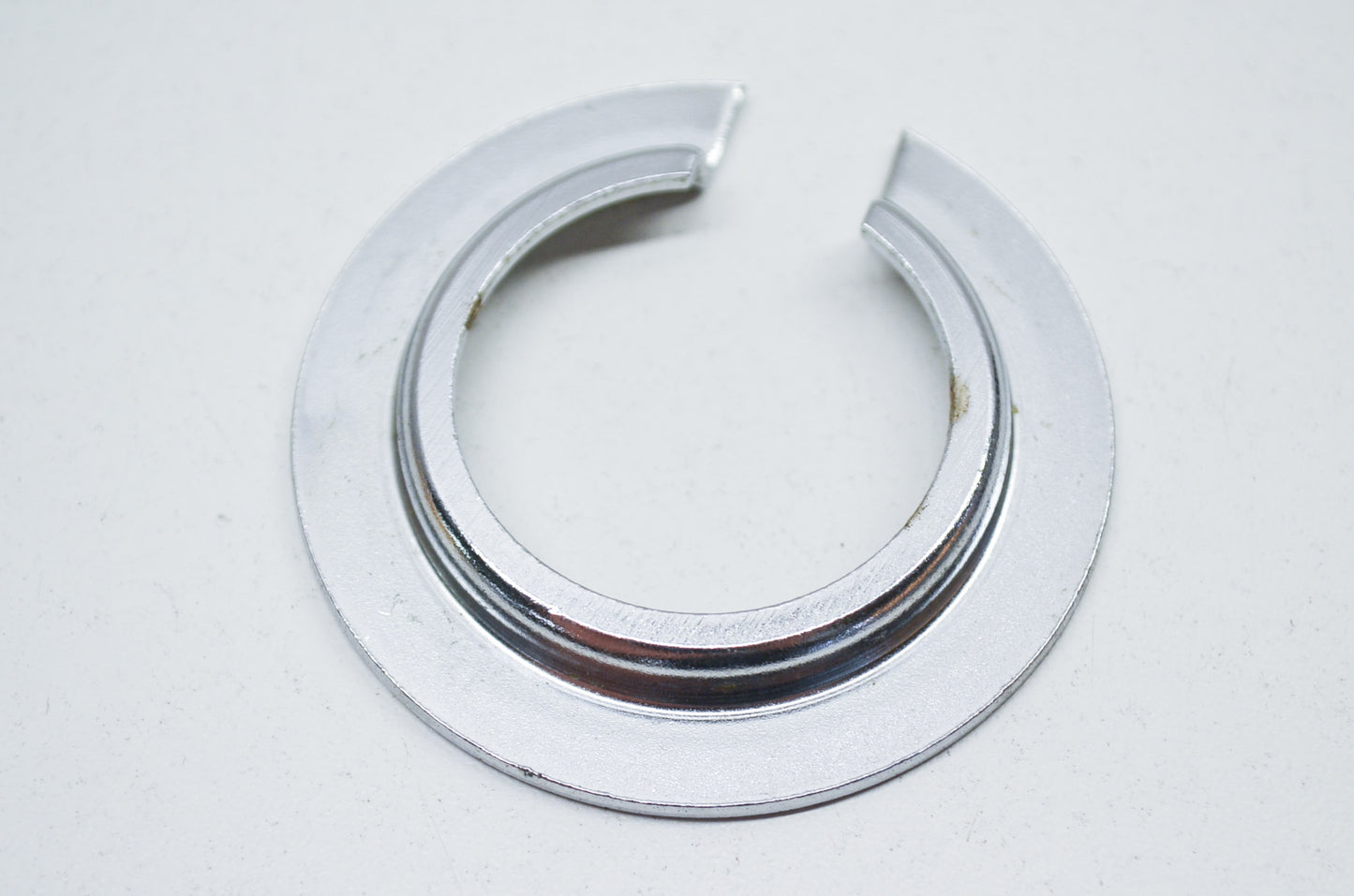 OEM Yamaha 583-22214-00-00 Spring Guide 1 NOS