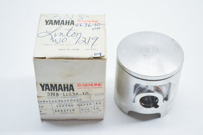 OEM Yamaha 3N8-11636-10-00 Piston 2 O/S 0.50 NOS