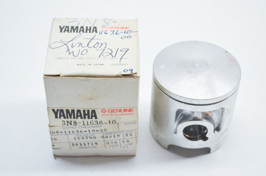 OEM Yamaha 3N8-11636-10-00 Piston 2 O/S 0.50 NOS