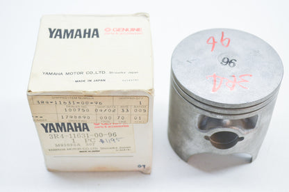 OEM Yamaha 3R4-11631-00-96 Piston STD NOS
