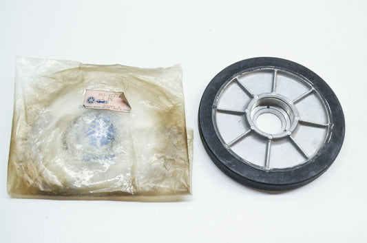 OEM Yamaha 865-47535-00-00 Guide Wheel NOS