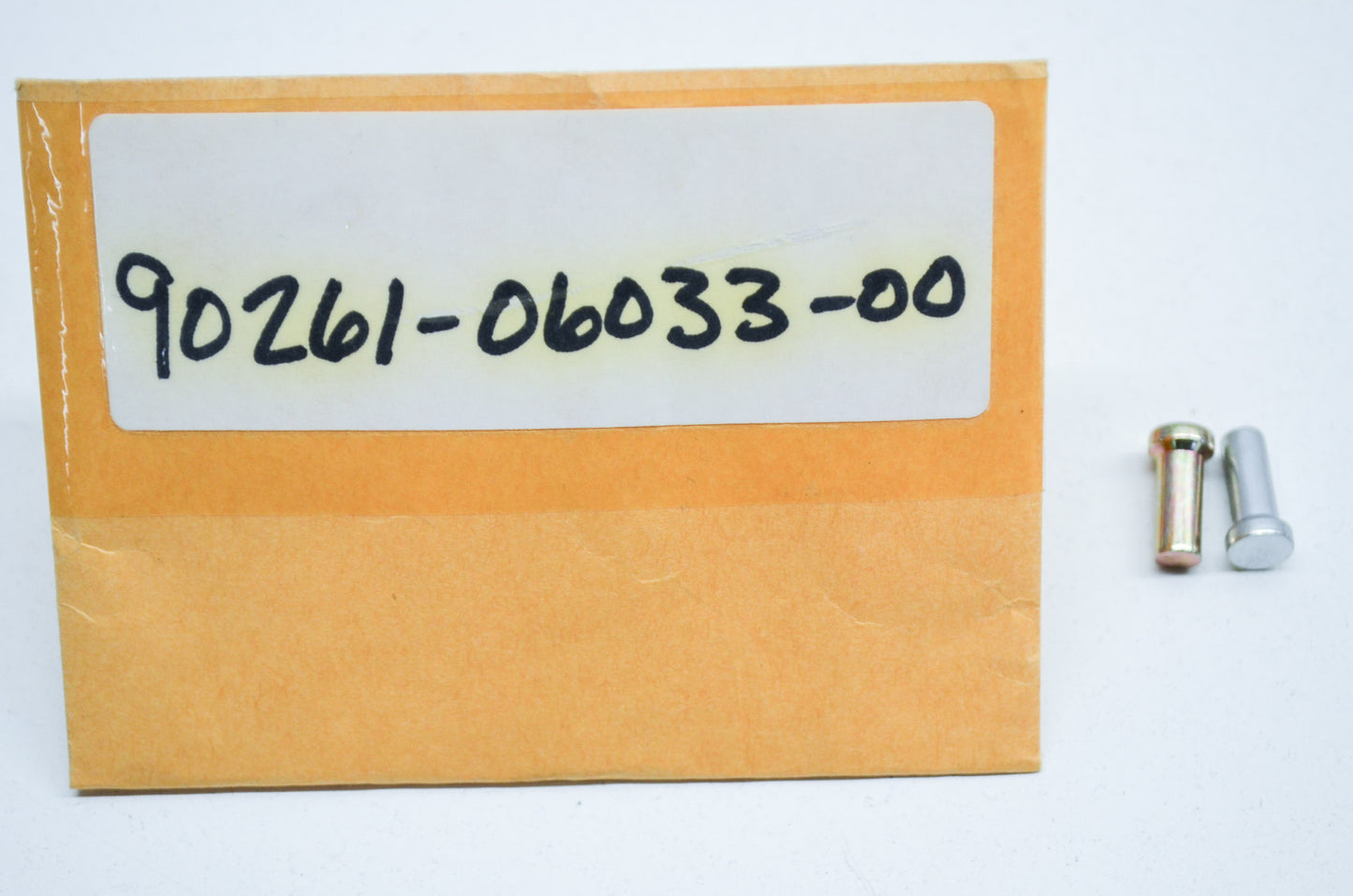 OEM Yamaha 90261-06033-00 Countersunk Rivet 17.2mm Qty 2 NOS