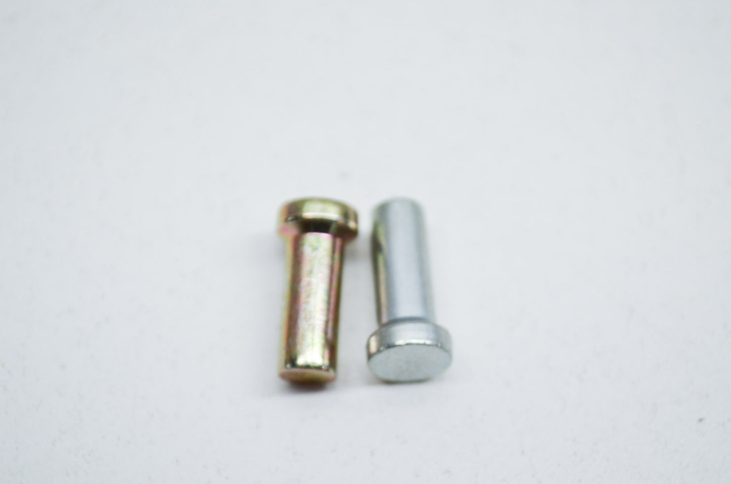 OEM Yamaha 90261-06033-00 Countersunk Rivet 17.2mm Qty 2 NOS
