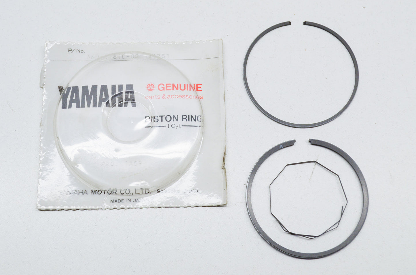 OEM Yamaha 360-11610-02-00 Piston Ring Set NOS