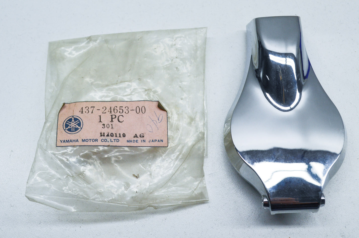 OEM Yamaha 437-24653-00-00 Cap Assembly NOS