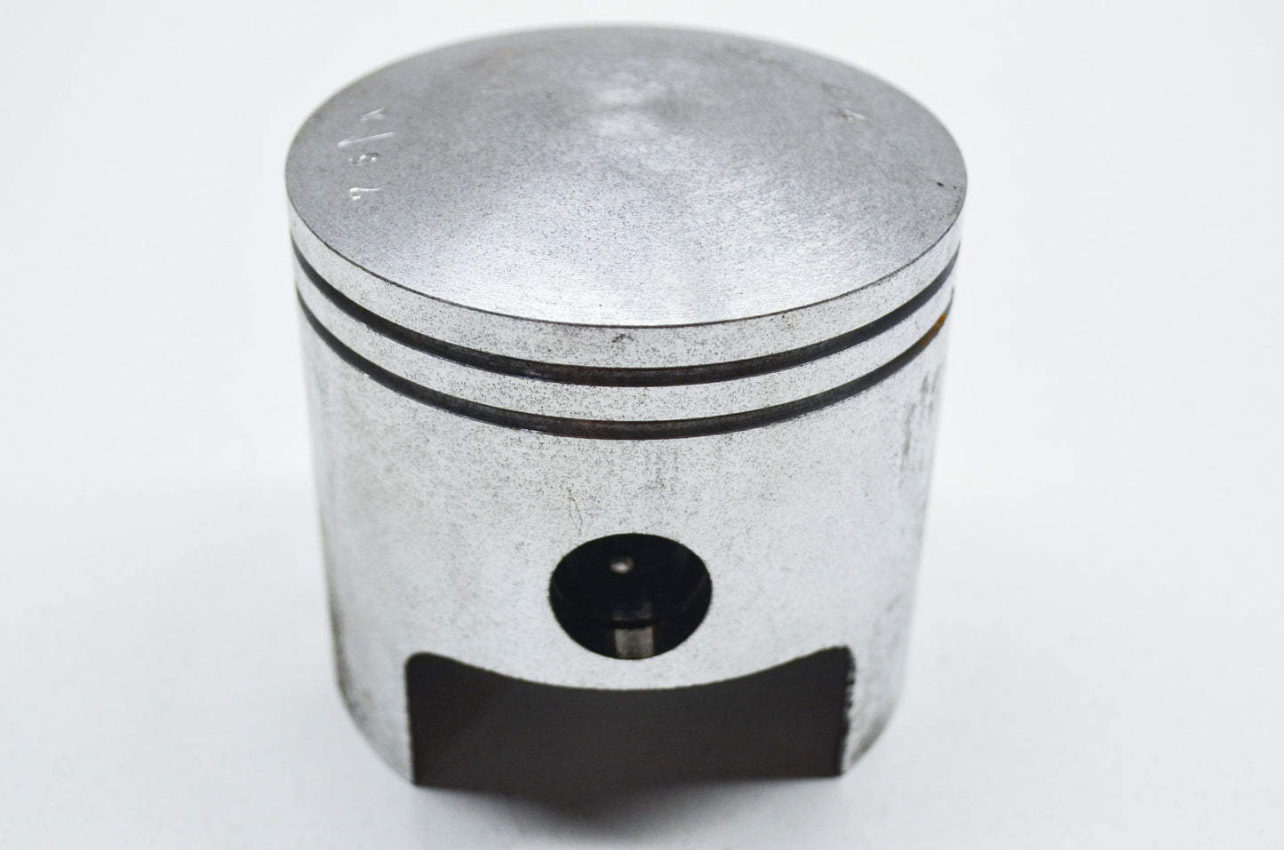 OEM Yamaha 275-11631-00-96 Piston STD NOS