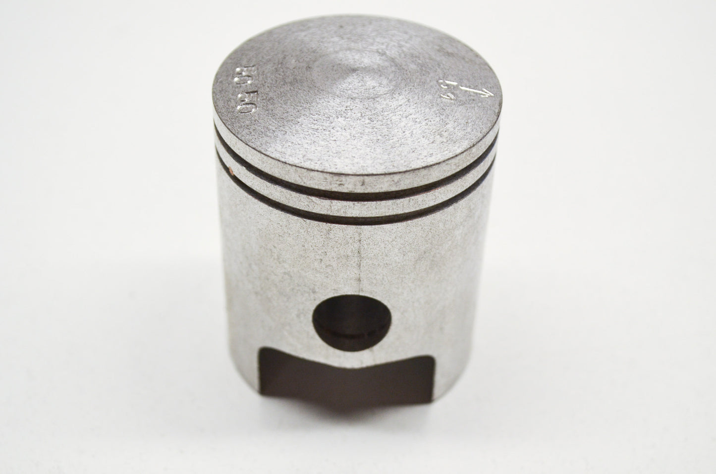 OEM Yamaha 276-11636-00-00 Piston 2 O/S 0.50 NOS