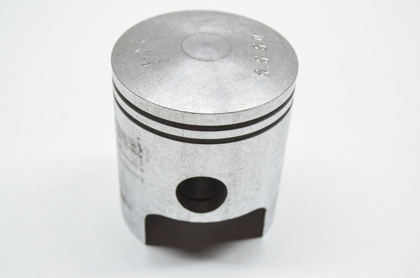 OEM Yamaha 811-11636-00-00 Piston 2 O/S 0.50 NOS