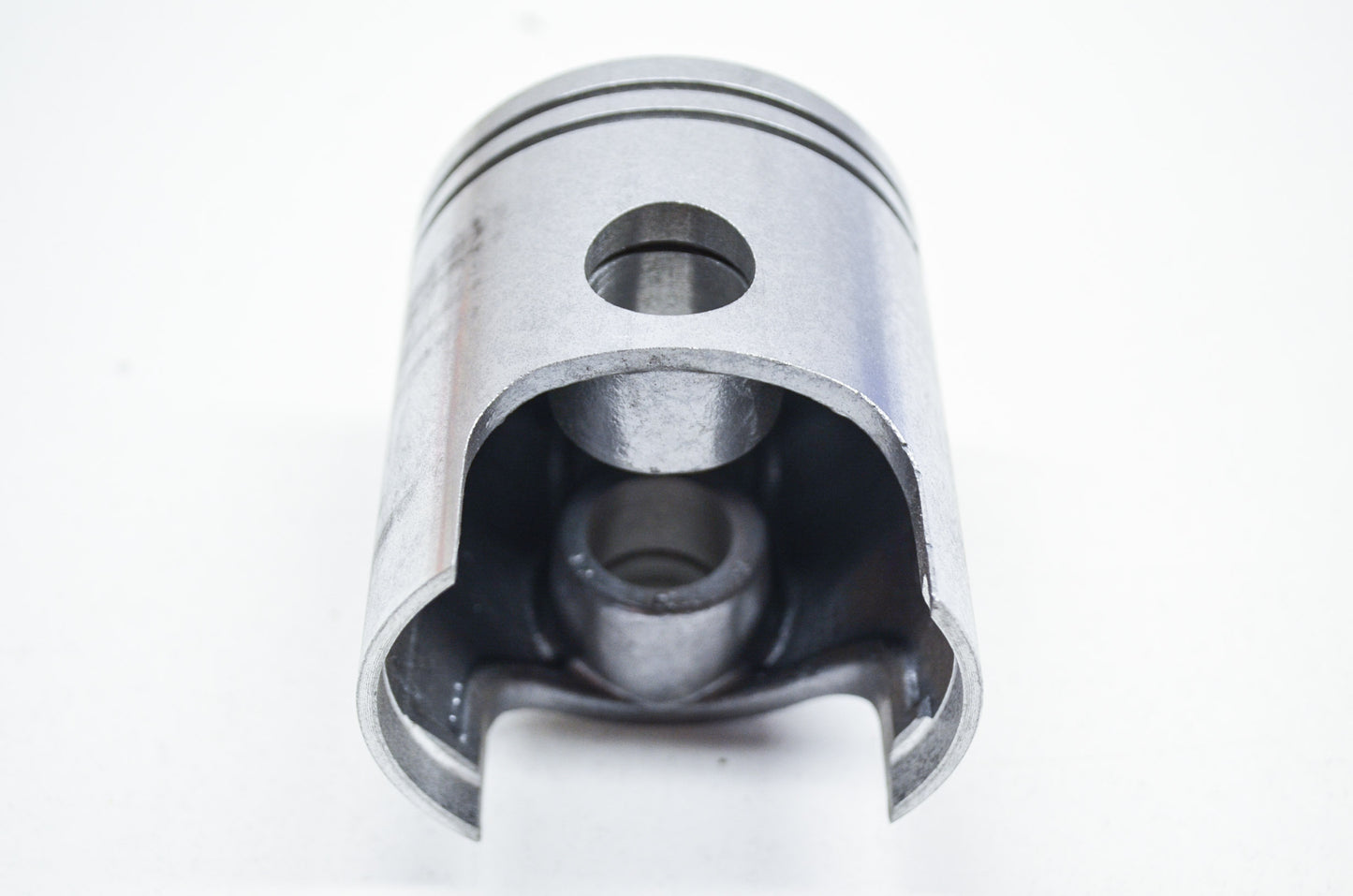OEM Yamaha 811-11636-00-00 Piston 2 O/S 0.50 NOS